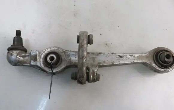 Audi A4 S4 B5 8D Front lower control arm/wishbone 1S1023K