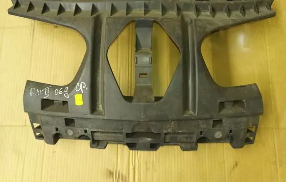 Renault Megane II Front bumper mounting bracket 8200412377
