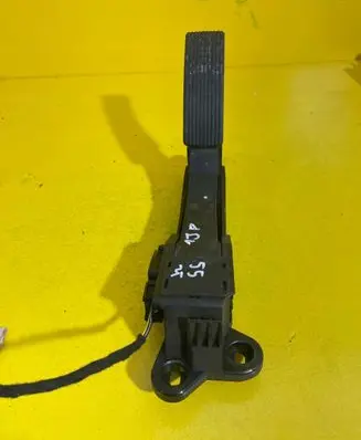Mercedes-Benz C W203 Accelerator throttle pedal 221KM