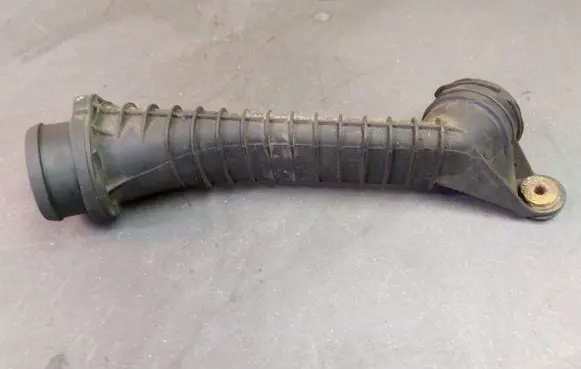 Volkswagen Golf IV Intercooler hose/pipe 1J0145762T