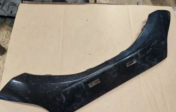 Front bumper splitter molding