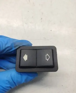 BMW 5 E39 Electric window control switch 8368974
