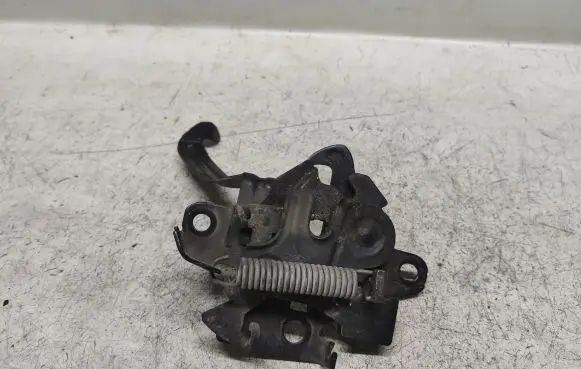 Toyota Verso Engine bonnet (hood) release handle