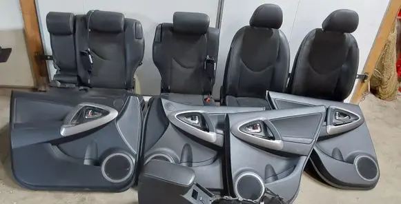 Toyota RAV 4 (XA30) Seat and door cards trim set 