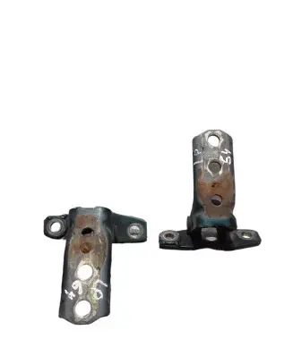 Mitsubishi Pajero Front door lower hinge 