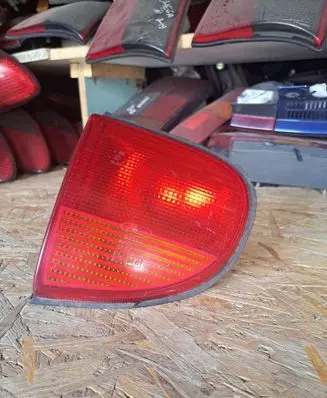 Ford Escort Tailgate rear/tail lights 93AG15K258BA