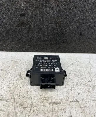 Mercedes-Benz E W211 Light module LCM A2118209985 5DF00827801
