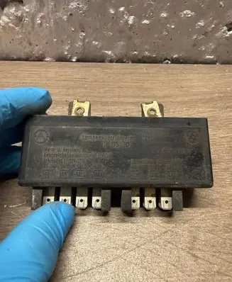 BMW 3 E30 Light module LCM 1375909