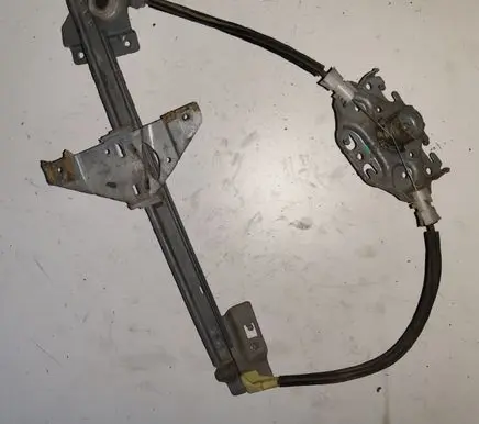 Rear door manual window regulator