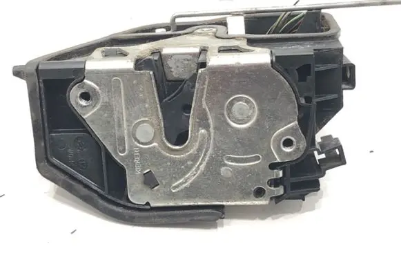 BMW 5 E60 E61 Front door lock 7154619