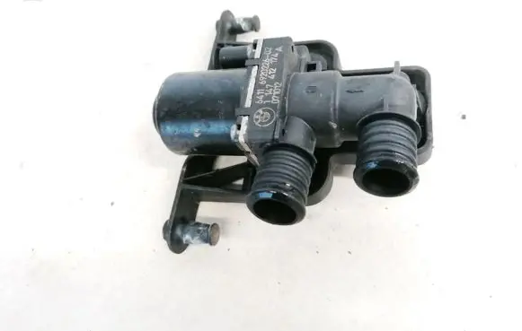 BMW 5 E60 E61 Coolant heater control valve 6411692022602 1147412174
