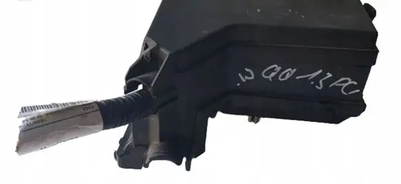 Nissan Qashqai Relay mounting block 145TYS