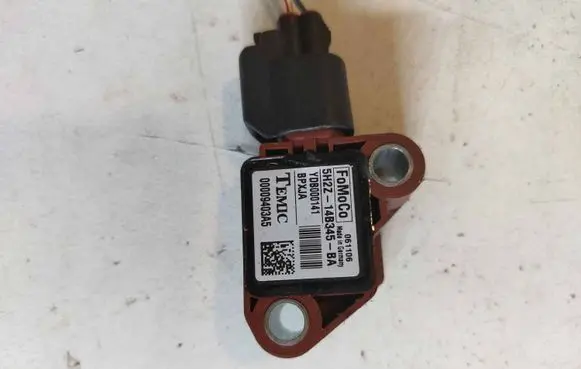 Land Rover Discovery Camshaft speed sensor YDB000141