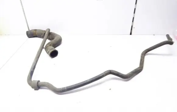 Volkswagen Polo IV 9N3 Engine coolant pipe/hose