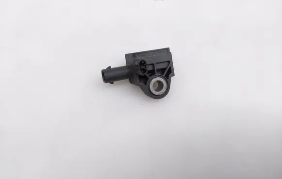 Volkswagen Golf VIII Airbag deployment crash/impact sensor 5WA959651A