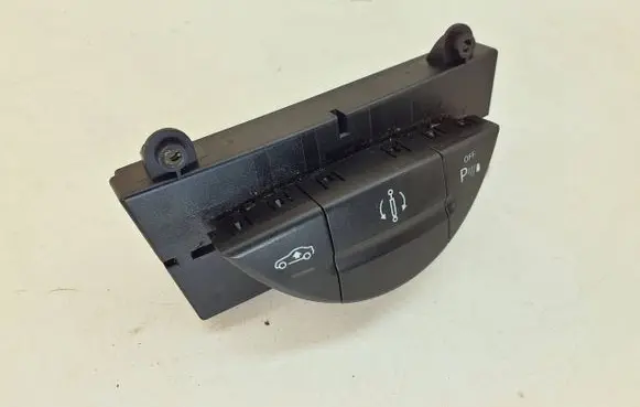 Mercedes-Benz CLS C219 Parking (PDC) sensor switch 2118217058 03751202
