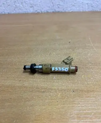 Toyota Avensis T270 Fuel injector 232500T030 F5350