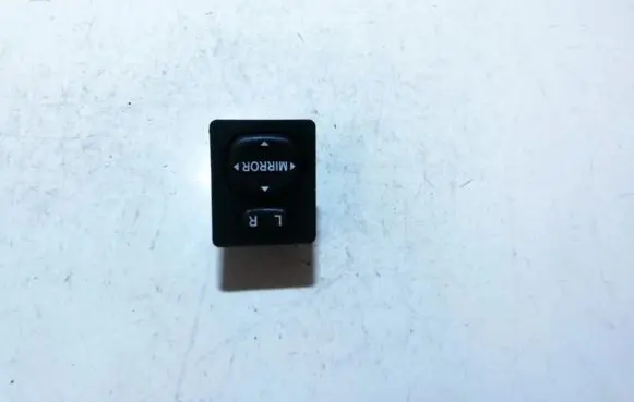 Toyota Auris 150 Wing mirror switch 769746F 183574