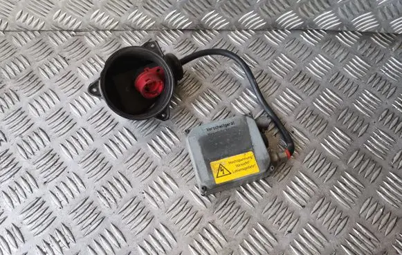 Opel Omega B2 Headlight ballast module Xenon 5DV00776005 5DV007760 90565932
