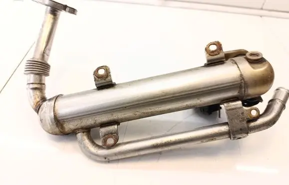 Volkswagen Touran I EGR valve cooler 03G131512AA