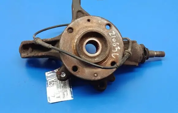 Front wheel hub spindle knuckle