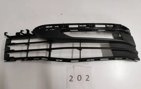 BMW 5 G30 G31 Front bumper lower grill 15067010