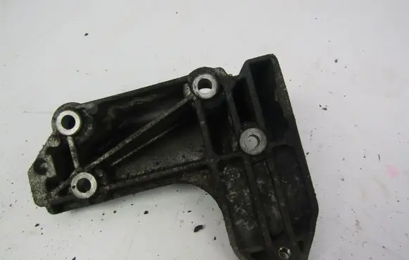 BMW X3 E83 Engine mounting bracket 