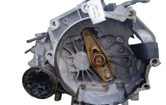 Volkswagen Golf V Manual 5 speed gearbox GYT