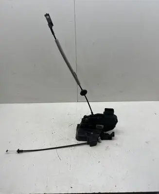 Volvo XC70 Front door lock 31253674 986304105