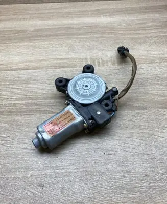 Hyundai Santa Fe Front door window regulator motor 9882026100 FRONTRIGHT