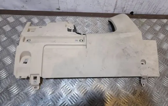 Steering wheel column trim