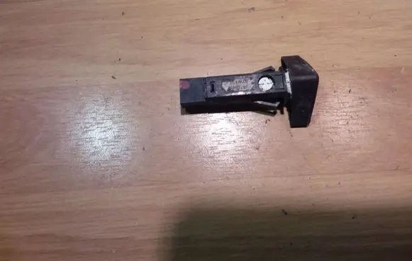 Volvo V70 Hazard light switch 9441045