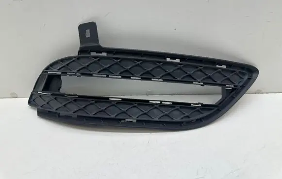 Mercedes-Benz B W246 W242 Front bumper lower grill A2468850722