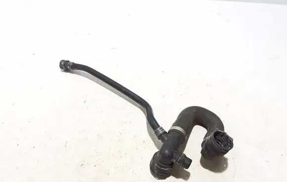 Engine coolant pipe/hose