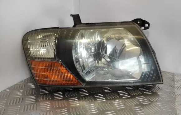 Mitsubishi Pajero Headlight/headlamp