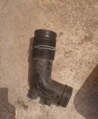 Volkswagen Jetta IV Air intake hose/pipe 07K129684 06K129684