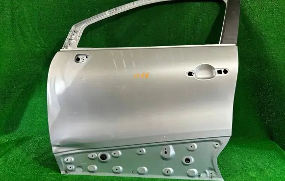 Renault Captur Front door 801113835R