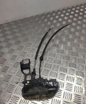 Hyundai Santa Fe Front door lock 813202B030
