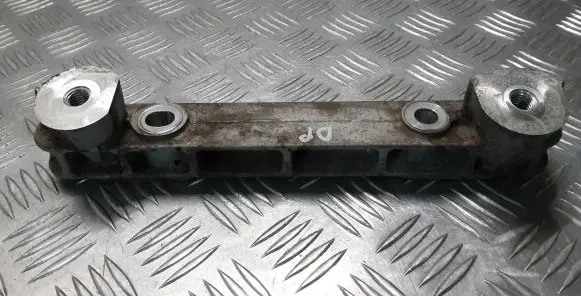 Volvo XC40 Engine mounting bracket 32222102
