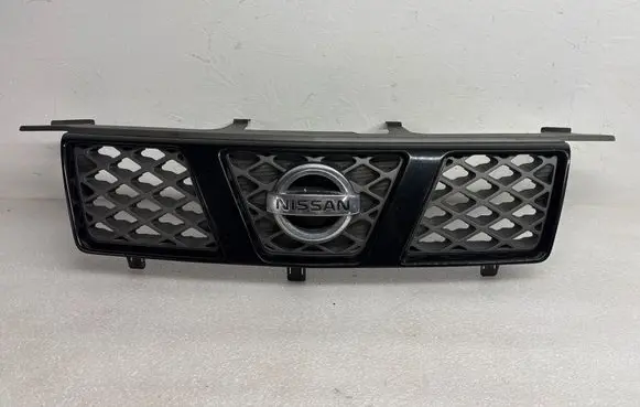 Nissan X-Trail T30 Front bumper upper radiator grill 62310 L0303 N55AH