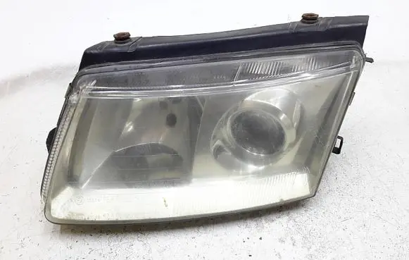 Volkswagen PASSAT B5 Headlight/headlamp 4411156l