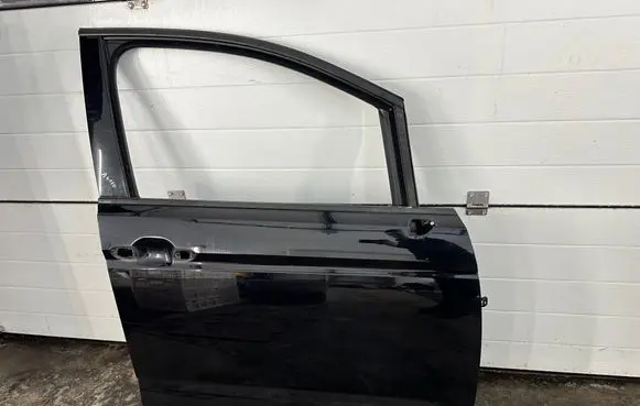Volkswagen Touran III Front door 
