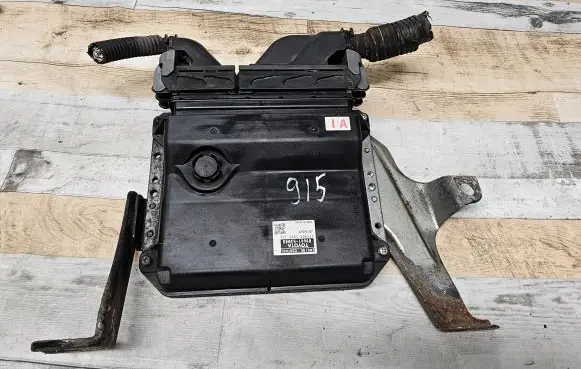 Lexus IS 220D-250-350 Engine control unit/module 8966153M40 2759001863
