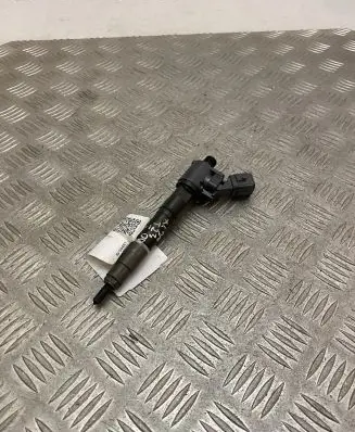 Volvo XC90 Fuel injector 31452114