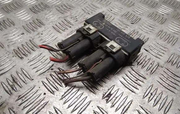 Volkswagen Transporter - Caravelle T4 Coolant fan relay 701919506 899978000
