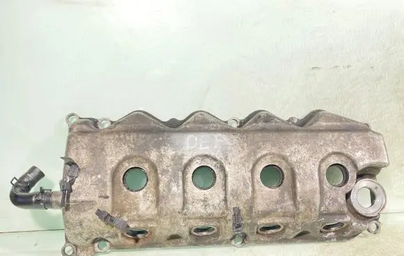 Nissan X-Trail T30 Rocker cam cover 