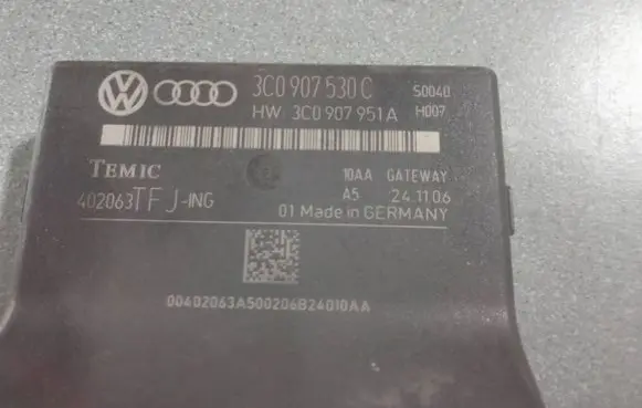 Volkswagen PASSAT B6 Gateway control module 3C0907530C 3C0907951A 402063