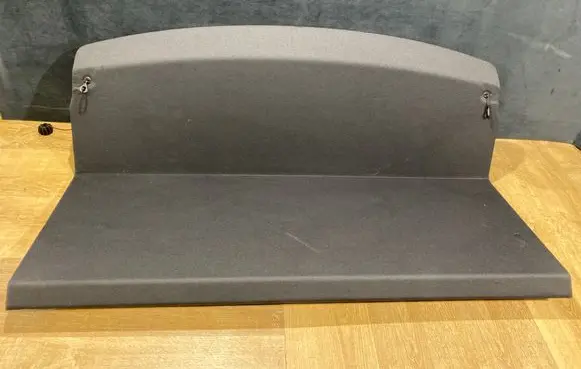 Parcel shelf