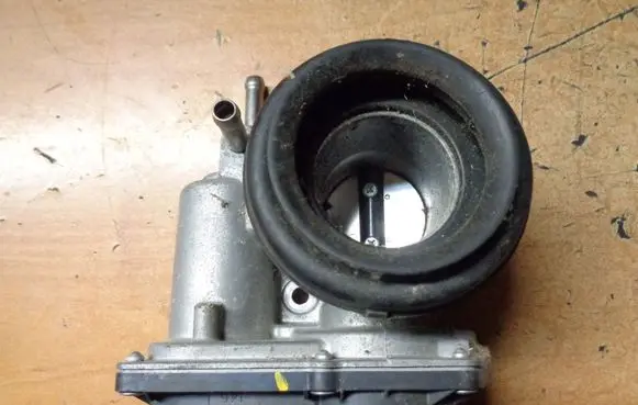Citroen C1 Throttle valve 220300Q030
