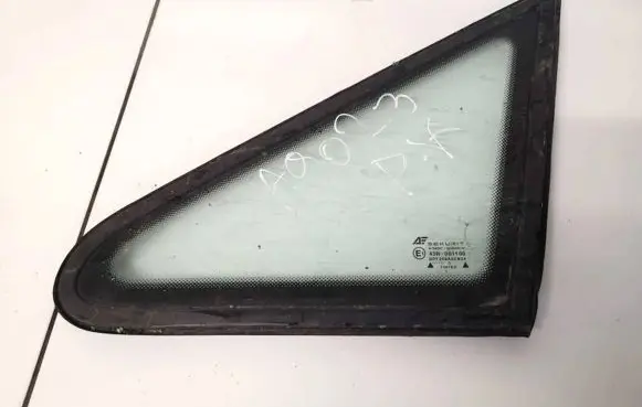 Ford Galaxy Front triangle window/glass 